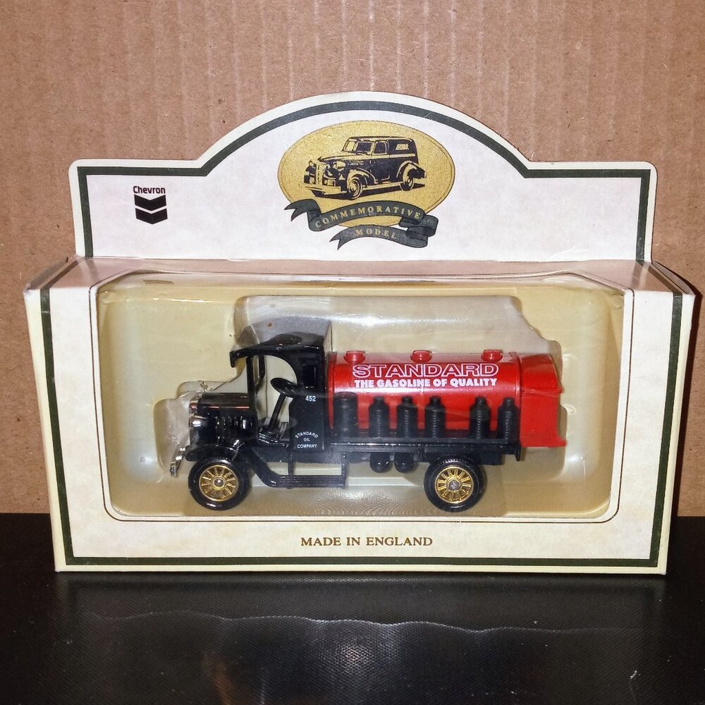 LLedo Days Gone Chevron 1927 Red Crown Gasoline Truck Diecast Metal